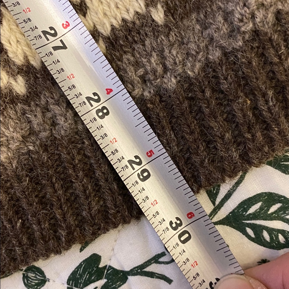 L.L. Bean Brown and Cream Knit Vest, wool in nice condition - Picture 6 of 7